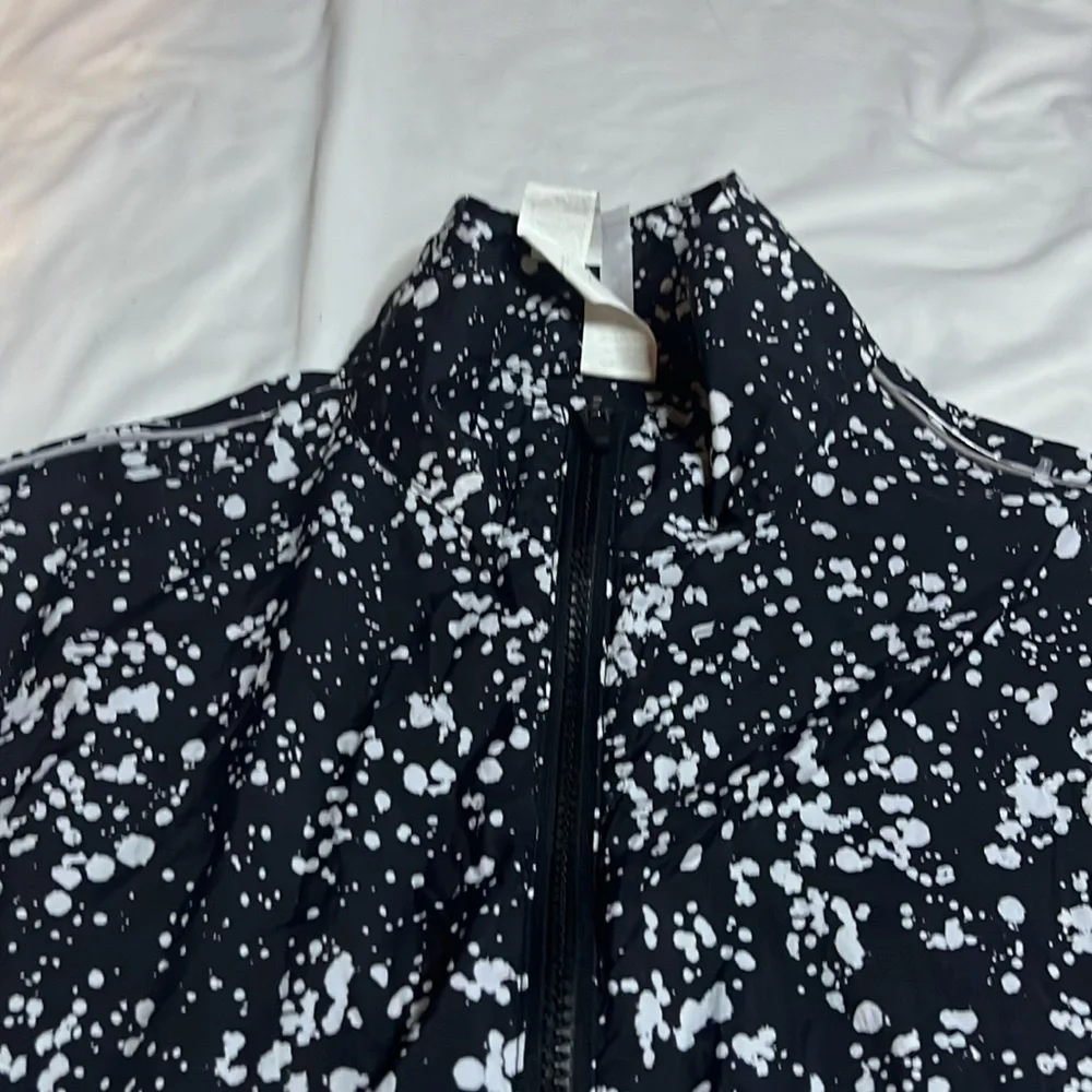 Fabletics Lightweight Jacket - Picture 7 of 12